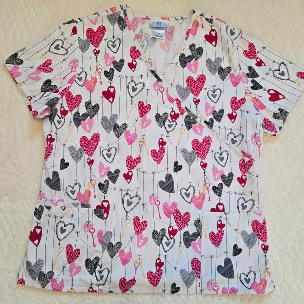 Valentines Day Scrub Top womens size L Large pink black Hearts Key